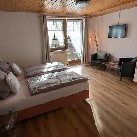 Kuessaburg אורחן