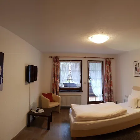 אורחן Kuessaburg Kussaberg